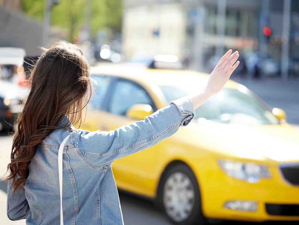 Xe ghép, xe tiện chuyến: Kinh tế chia sẻ hay kinh tế “chui”?