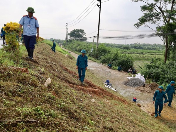 Huyện Phúc Thọ cấm ô tô đi lên hai tuyến đê Vân Cốc và Ngọc Tảo