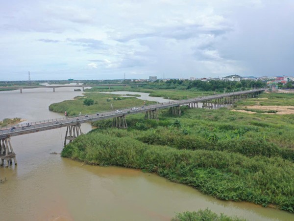 Sẽ cấm phương tiện qua cầu Trà Khúc 1 khi lũ báo động 2 trở lên