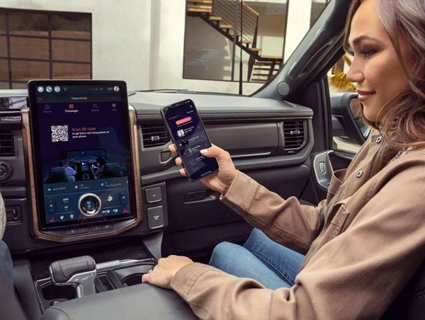 Ford mang trải nghiệm karaoke lên xe hơi