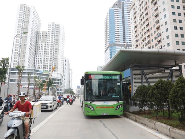 Xe buýt 4 cửa sẽ tự tạo không gian riêng