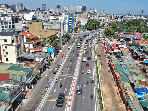 Vô cùng hài lòng và mãn nguyện với tuyến đường Âu Cơ - Nghi Tàm mới