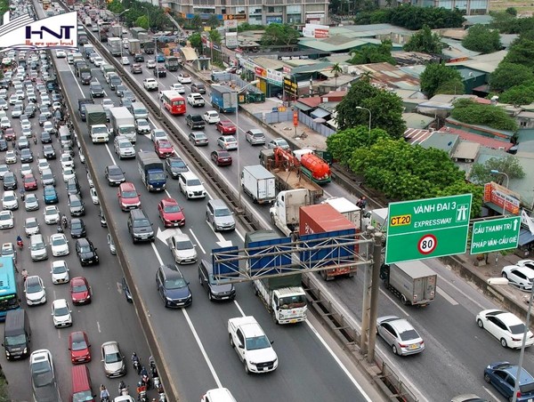 Khắc phục triệt để tình trạng "xe dù, bến cóc", xe tranh giành khách