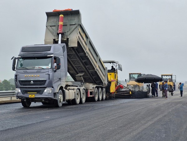 Hà Tĩnh: thi công dự án cao tốc Bắc- Nam, tăng tốc chặng nước rút