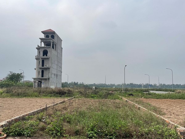 Đất nền ven khu vực sắp xây dựng cầu Tứ Liên “nổi sóng”