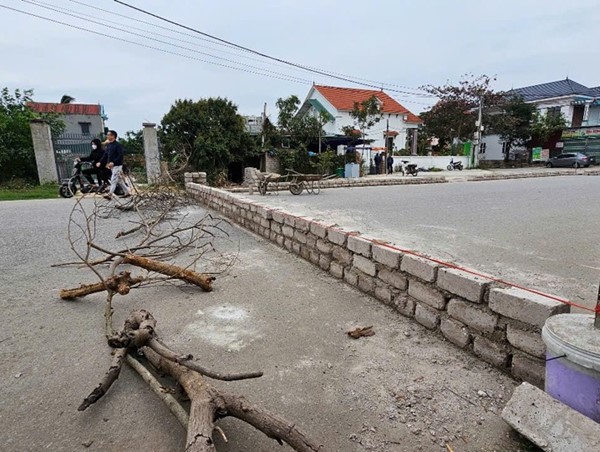 Tường gạch xây chắn lòng đường ở Hải Dương đã được dỡ bỏ