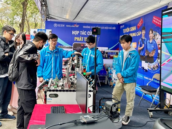 Chọn ngành Công nghệ ô tô, không lo bị AI thay thế?