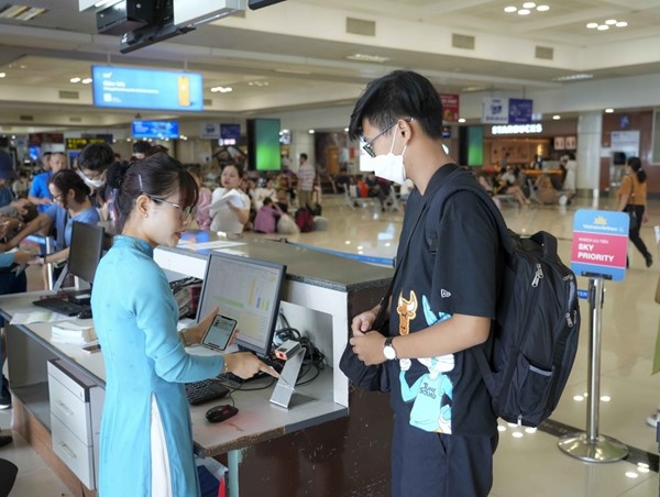 Ứng dụng công nghệ sinh trắc học và VNeID tại sân bay