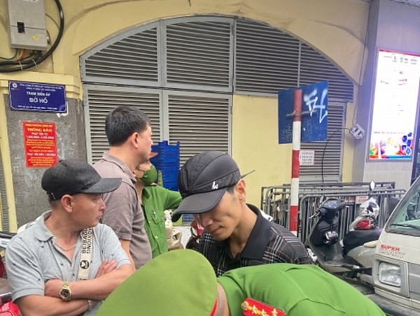 Hoàn Kiếm: xử phạt điểm trông xe tự phát ở khu vực gần tòa nhà "Hàm Cá Mập"