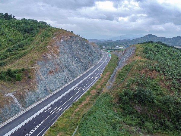 Thông xe 4 tuyến cao tốc dịp 30/4