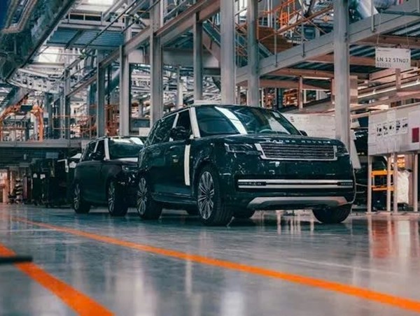 Ngành ô tô chao đảo trước thuế quan của ông Trump