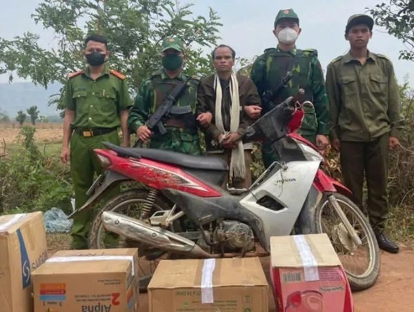 Quảng Trị: bắt quả tang nam thanh niên vận chuyển 1,2 tạ thuốc nổ