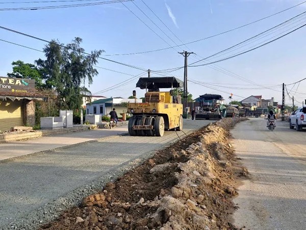 Hà Tĩnh: gấp rút thi công Quốc lộ 8C trước mùa du lịch biển Thiên Cầm