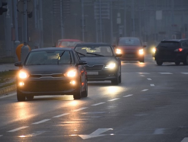 Lưu ý về thay đổi thời gian bắt buộc bật đèn xe