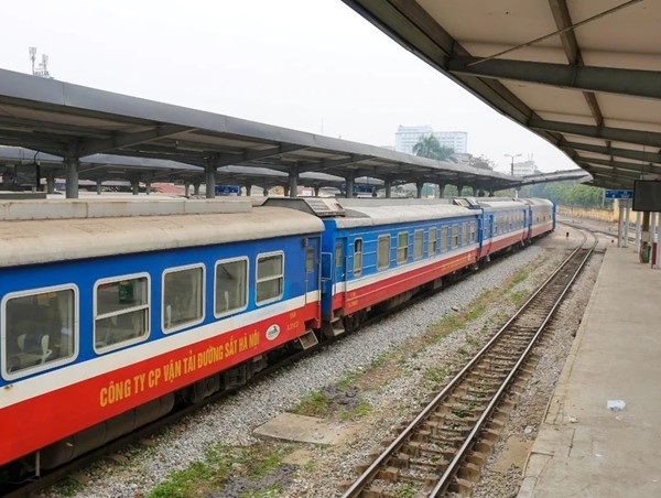 ''Cháy'' vé đoàn tàu Thống Nhất lăn bánh dịp nghỉ lễ 30/4