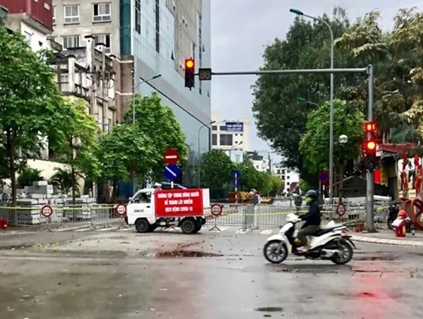 Hà Nội điều chỉnh giao thông trên phố Lê Trực và Thanh Báo