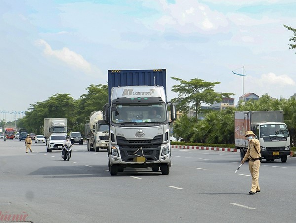 Tăng cường kiểm soát hoạt động vận tải hành khách, vận tải hàng hóa