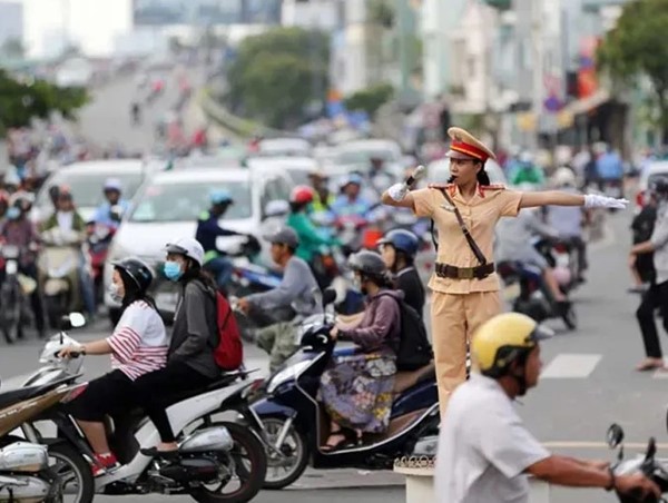 Hà Nội tăng cường triển khai Luật Trật tự, an toàn giao thông đường bộ