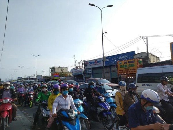 TP Hồ Chí Minh: nhu cầu đi lại tăng vọt trong ngày đầu dịp nghỉ lễ