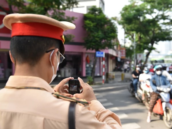 Hà Nội: Cảnh sát giao thông tăng cường ghi hình phạt nguội, tránh nhờn luật