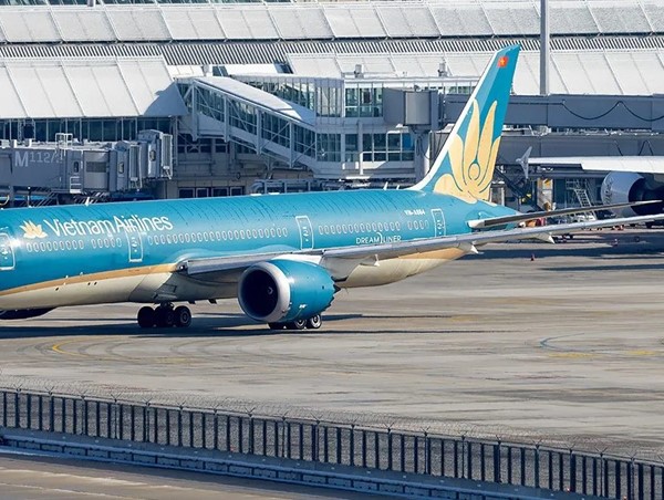 Máy bay Vietnam Airlines chuyển hướng hạ cánh để cấp cứu hành khách