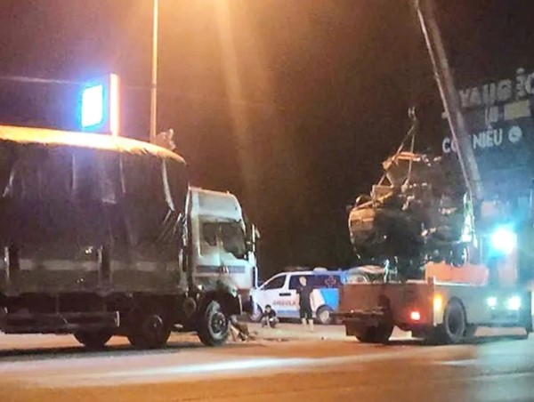 Hà Tĩnh: va chạm giữa hai xe ô tô tải, 1 tài xế tử vong 