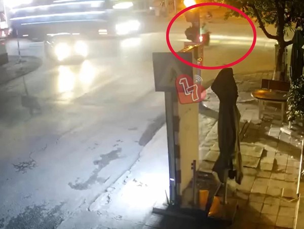 Xe khách tông xe máy tại ngã tư, một người tử vong