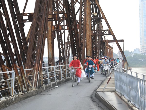 Dấu nối ký ức và khát vọng