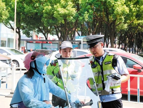 Ba quốc gia, ba kiểu ra đòn: vi phạm giao thông coi chừng mất trắng cả tài sản lẫn tự do!