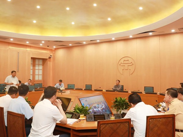 Sớm tháo gỡ vướng mắc để đưa các xe chở rác chuyên dụng mới nhập khẩu vào khai thác tại Hà Nội