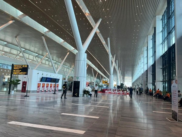 Nhà ga T3 – Cảng hàng không quốc tế Tân Sơn Nhất… tiếp tục bị dột