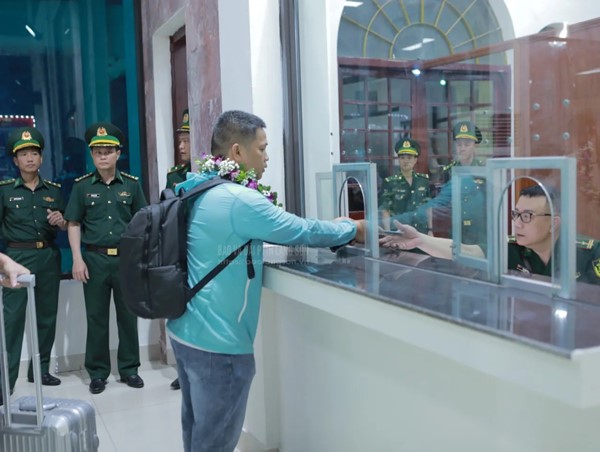 Chạy lại tàu khách LVQT Việt Nam- Trung  sau 5 năm gián đoạn