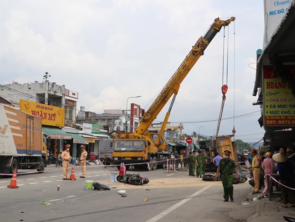 Nguyên nhân dẫn đến vụ tai nạn giao thông nghiêm trọng trên quốc lộ 1?