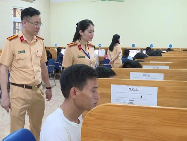 Thi sát hạch cấp Giấy phép lái xe từ 1/6/2025: bộ đề mới, thêm yêu cầu cho tài xế dịch vụ