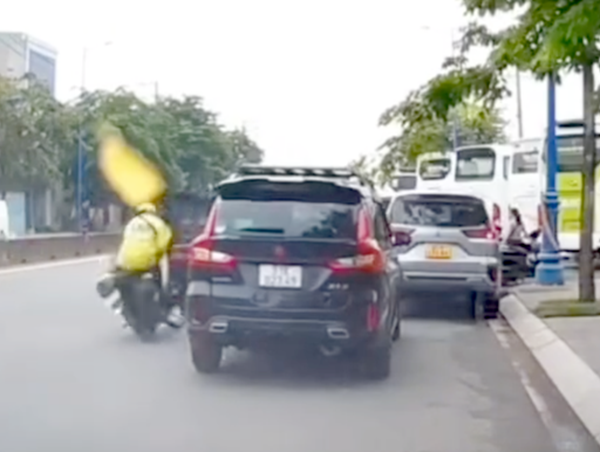 Cái kết cho tài xế mở cửa ô tô gây tai nạn còn đòi bồi thường 3 triệu