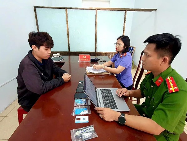 Sinh viên lừa bán ô tô "ảo", 28 người sập bẫy