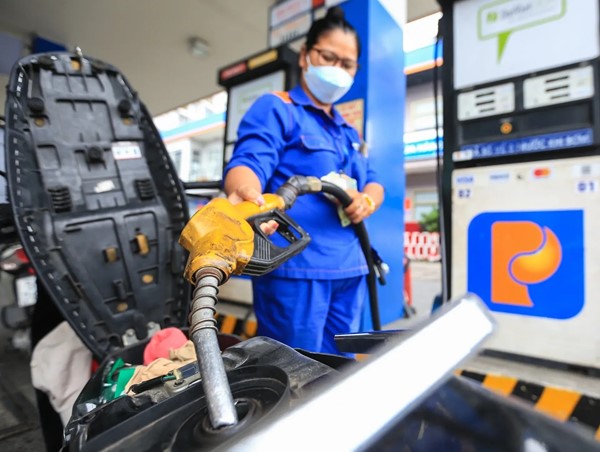 Giá xăng, dầu đồng loạt tăng nhẹ từ chiều 5/6