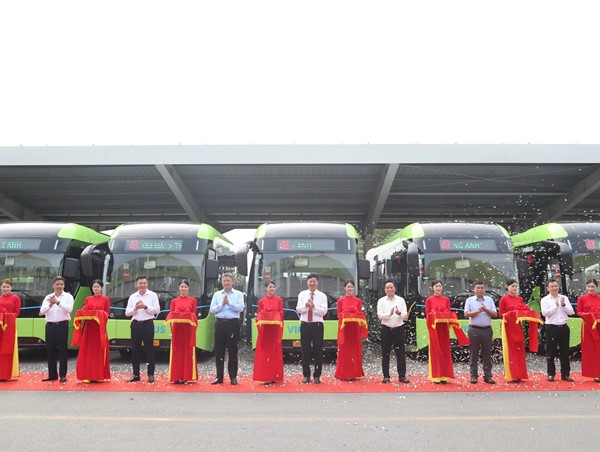 Hà Nội: khai trương tuyến xe buýt điện số 43