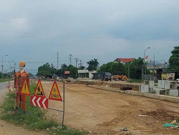 Thi công dự án cải tạo, nâng cấp Quốc lộ 6 đoạn qua huyện Chương Mỹ: tiến độ đang rất chậm