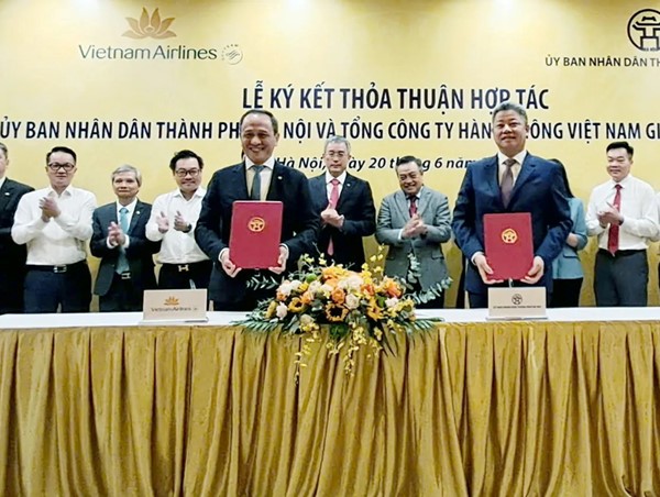 TP Hà Nội hợp tác với Vietnam Airlines thu hút đầu tư, thương mại và du lịch