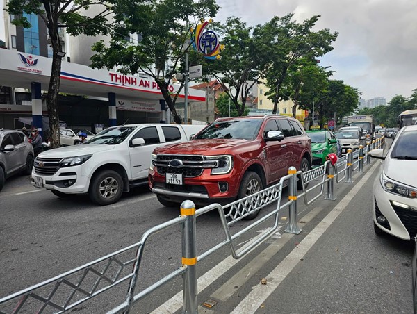 Hà Nội điều chỉnh nhịp đèn theo lưu lượng trên đường Võ Chí Công