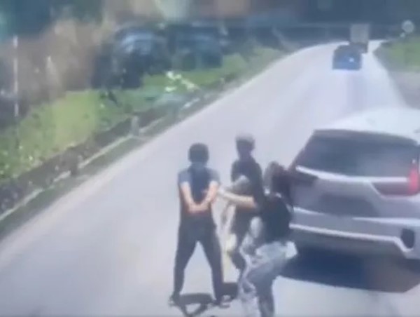 Phú Thọ: tạm giữ hình sự 2 đối tượng rút súng đe dọa tài xế tại đèo Đá Trắng