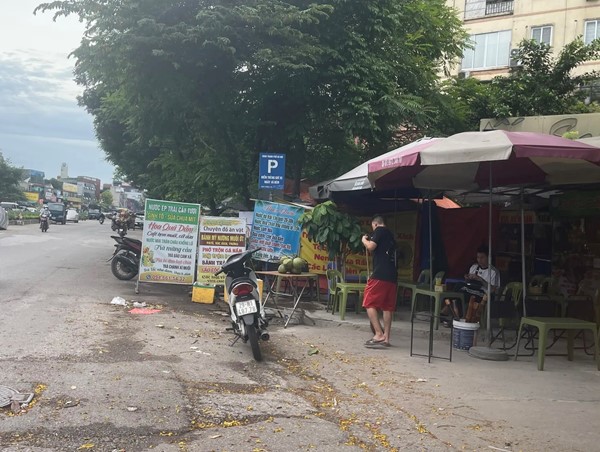 Nhức nhối tình trạng dừng đỗ phương tiện sai quy định tại Khu đô thị Định Công