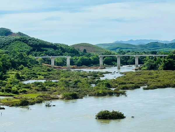 Dự án giao thông 280 tỷ đồng "lỡ hẹn" thông xe kỹ thuật