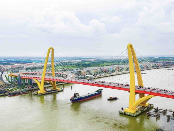 Thông xe cầu Hoàng Gia