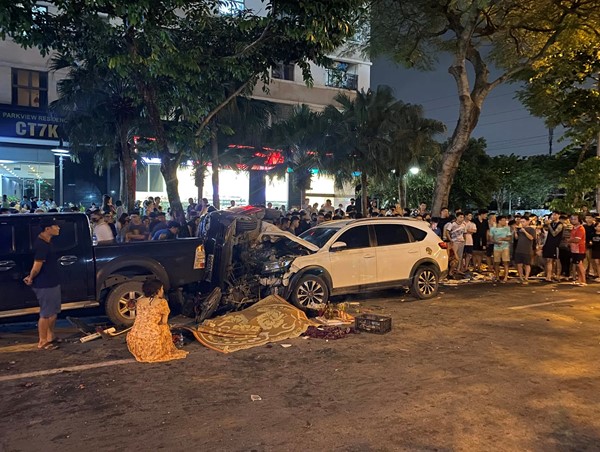 Ô tô con gây tai nạn liên hoàn trên đường Nguyễn Trác, 1 người tử vong 