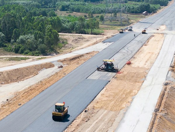 Nỗ lực gỡ nút thắt mặt bằng cao tốc Quảng Ngãi - Hoài Nhơn