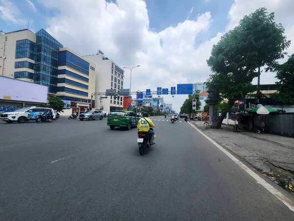 TP Hồ Chí Minh sẽ chuyển đổi khoảng 400.000 xe máy chạy bằng xăng sang điện