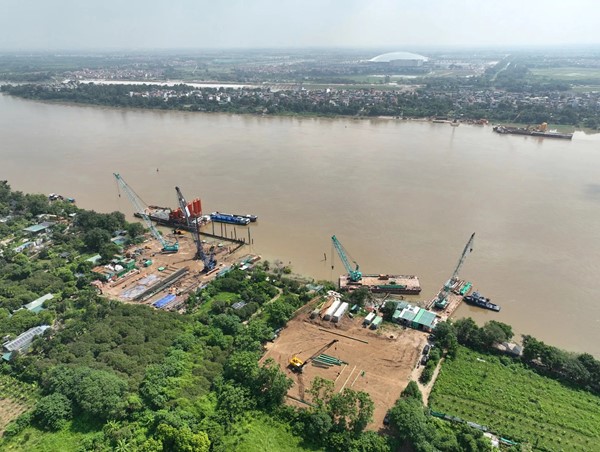 Dự án cầu Tứ Liên, đua tiến độ từ những ngày đầu tiên