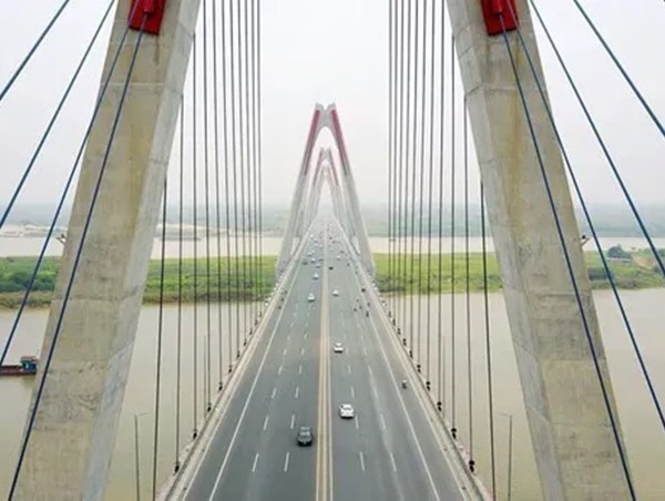 Tổ chức lại giao thông trên cầu Nhật Tân